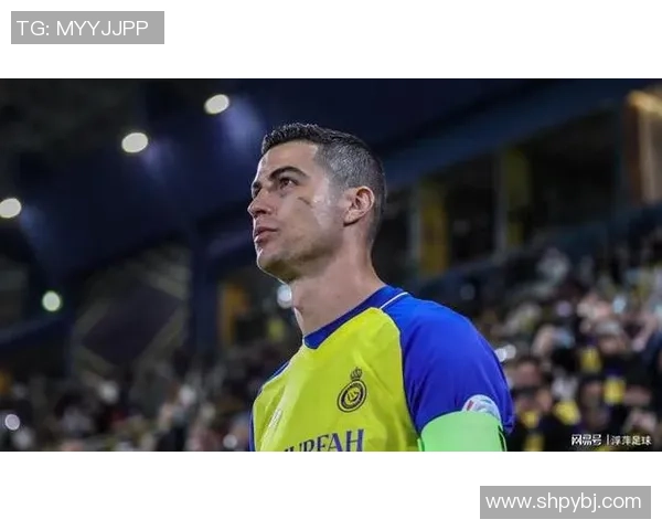 足球明星遭抢劫视频曝光引发热议安全问题再度成为焦点