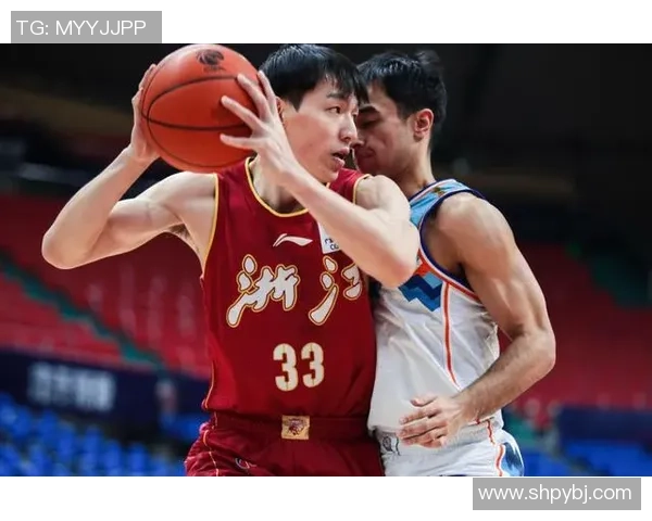 广州篮球队在世锦赛积分榜上以56分稳居第一名展现强劲实力