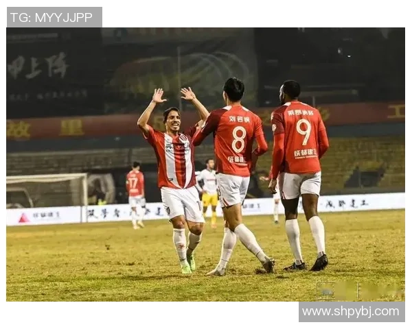 成都足球队在全国锦标赛积分榜上以62分稳居第一名展现强大实力